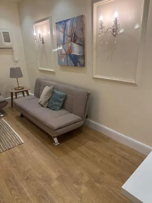 مشرفة الخير غرفة وصالة Apartman Dzsidda